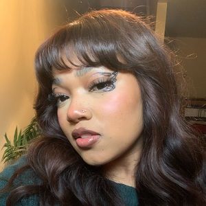 Meet your Posher, Donyae